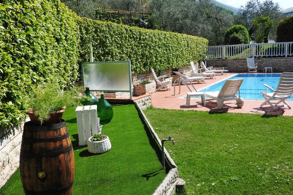 Villa Fiori มัลเชซิเน ภายนอก รูปภาพ